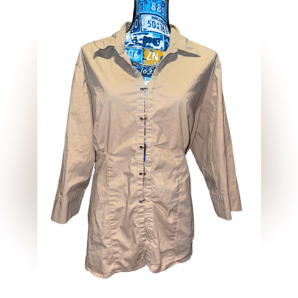 Corset style closures buttons beige button down blouse